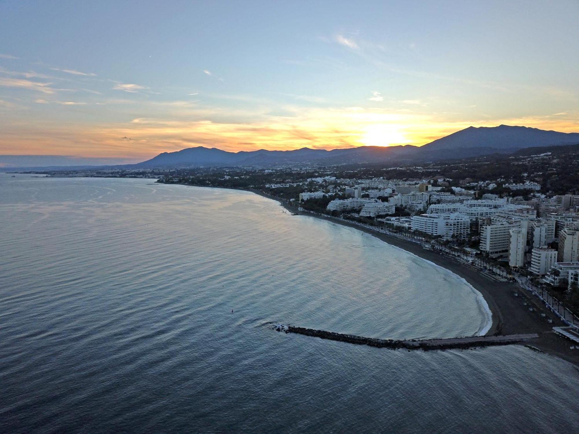 Lujoso Apartamento Con Piscina En Paseo Maritimo Марбелья Екстер'єр фото